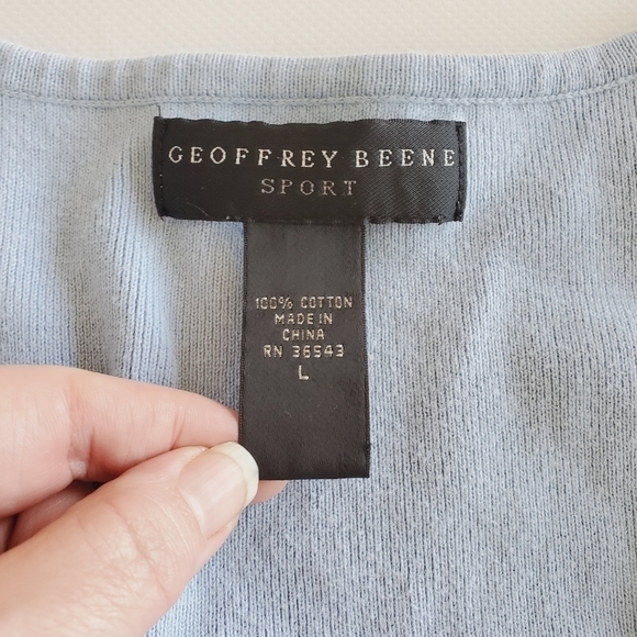1057 * Geoffrey Beene V Neck Tank Baby Blue Size L Vintage - Picture 3 of 8